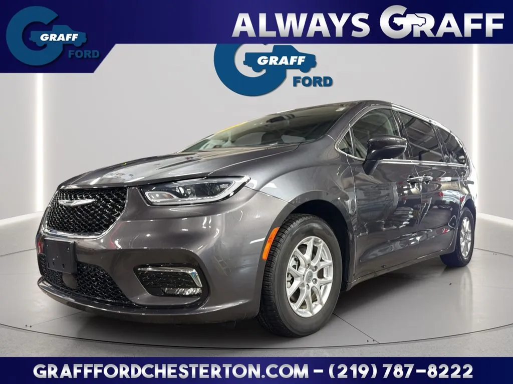 Gray 2023 Chrysler Pacifica Touring L for sale in Chesterton, IN