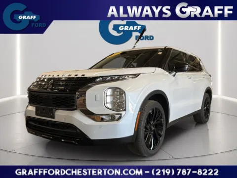 White 2023 Mitsubishi Outlander SE Black Edition for sale in Chesterton, IN