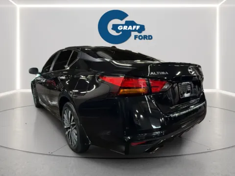 More photos of 2023 Nissan Altima 2.5 SV at Graff Ford of Chesterton, IN