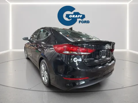 More photos of 2017 Hyundai Elantra SE at Graff Ford of Chesterton, IN
