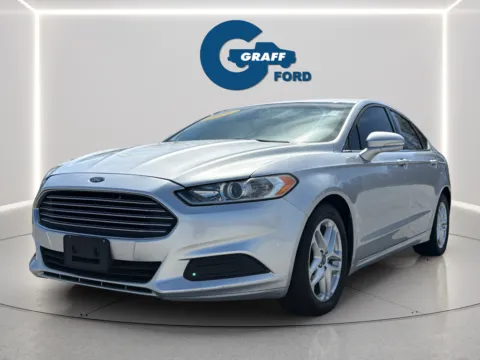 Photos of 2016 Ford Fusion SE for sale in Chesterton, IN at Graff Ford of Chesterton