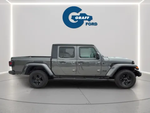 More photos of 2021 Jeep Gladiator Sport at Graff Ford of Chesterton, IN