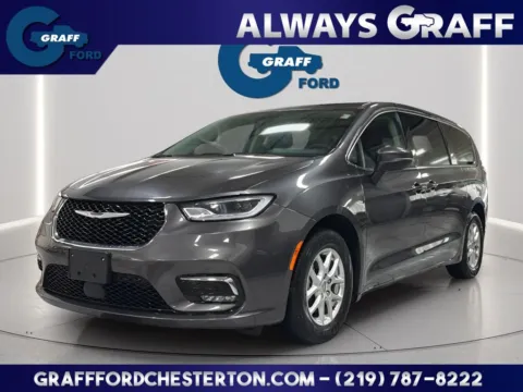 Unknown 2023 Chrysler Pacifica Touring L for sale in Chesterton, IN