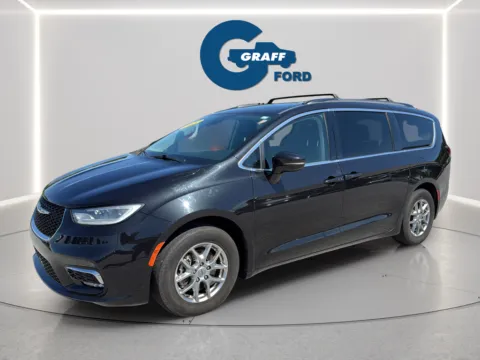 Photos of 2021 Chrysler Pacifica Touring for sale in Chesterton, IN at Graff Ford of Chesterton