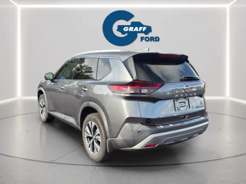 More photos of 2021 Nissan Rogue SV at Graff Ford of Chesterton, IN