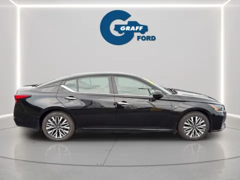 More photos of 2024 Nissan Altima 2.5 SV at Graff Ford of Chesterton, IN