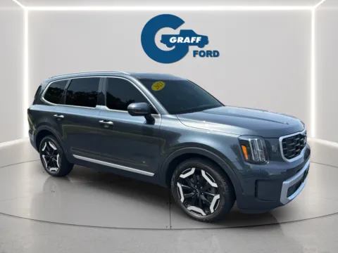 More photos of 2023 Kia Telluride S at Graff Ford of Chesterton, IN