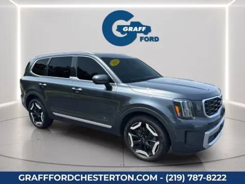 More photos of 2023 Kia Telluride S at Graff Ford of Chesterton, IN