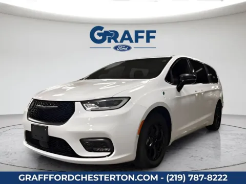 White 2024 Chrysler Pacifica Hybrid Select S Appearance for sale in Chesterton, IN
