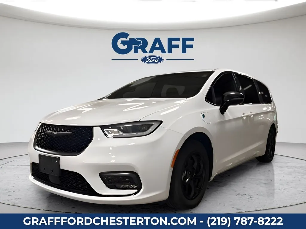 2024 Chrysler Pacifica Hybrid Select S Appearance for sale in Chesterton, IN