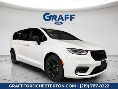 Another view of 2024 Chrysler Pacifica Hybrid Select S Appearance for sale in Chesterton, IN at Graff Ford of Chesterton