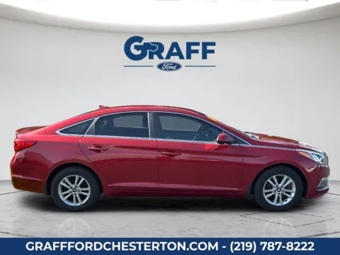 More photos of 2015 Hyundai Sonata SE at Graff Ford of Chesterton, IN