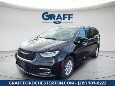 Black 2024 Chrysler Pacifica Touring L for sale in Chesterton, IN