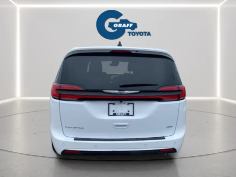 More photos of 2026 Chrysler Pacifica Select at Graff Toyota, IN