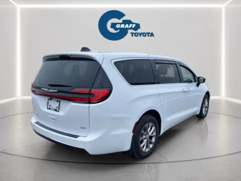 More photos of 2026 Chrysler Pacifica Select at Graff Toyota, IN