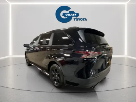 More photos of 2026 Toyota Sienna Woodland Edition at Graff Toyota, IN