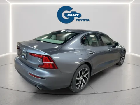 More photos of 2020 Volvo S60 T6 Momentum at Graff Toyota, IN