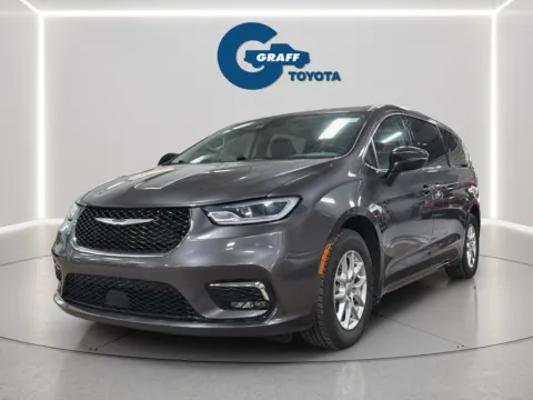 Gray 2023 Chrysler Pacifica Touring L for sale in Burns Harbor, IN