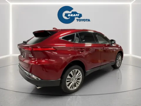 More photos of 2022 Toyota Venza XLE at Graff Toyota, IN