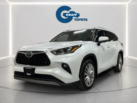 White 2023 Toyota Highlander Platinum for sale in Burns Harbor, IN