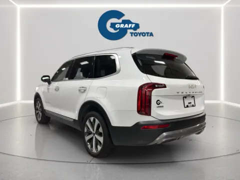 More photos of 2022 Kia Telluride S at Graff Toyota, IN