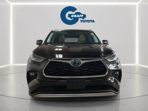 Photos of 2020 Toyota Highlander Hybrid Platinum for sale in Burns Harbor, IN at Graff Toyota