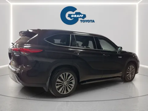 More photos of 2020 Toyota Highlander Hybrid Platinum at Graff Toyota, IN