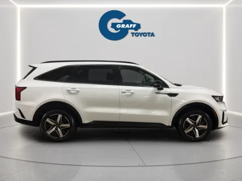 More photos of 2022 Kia Sorento S at Graff Toyota, IN