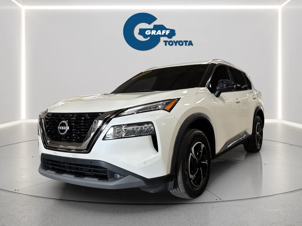White 2021 Nissan Rogue SL for sale in Burns Harbor, IN