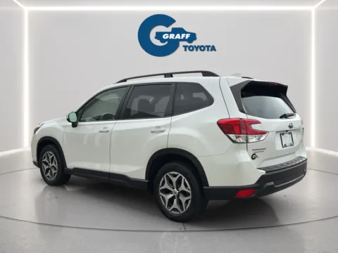 More photos of 2021 Subaru Forester Premium at Graff Toyota, IN