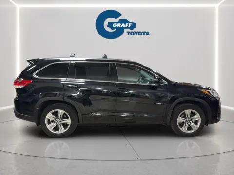 More photos of 2019 Toyota Highlander Limited at Graff Toyota, IN