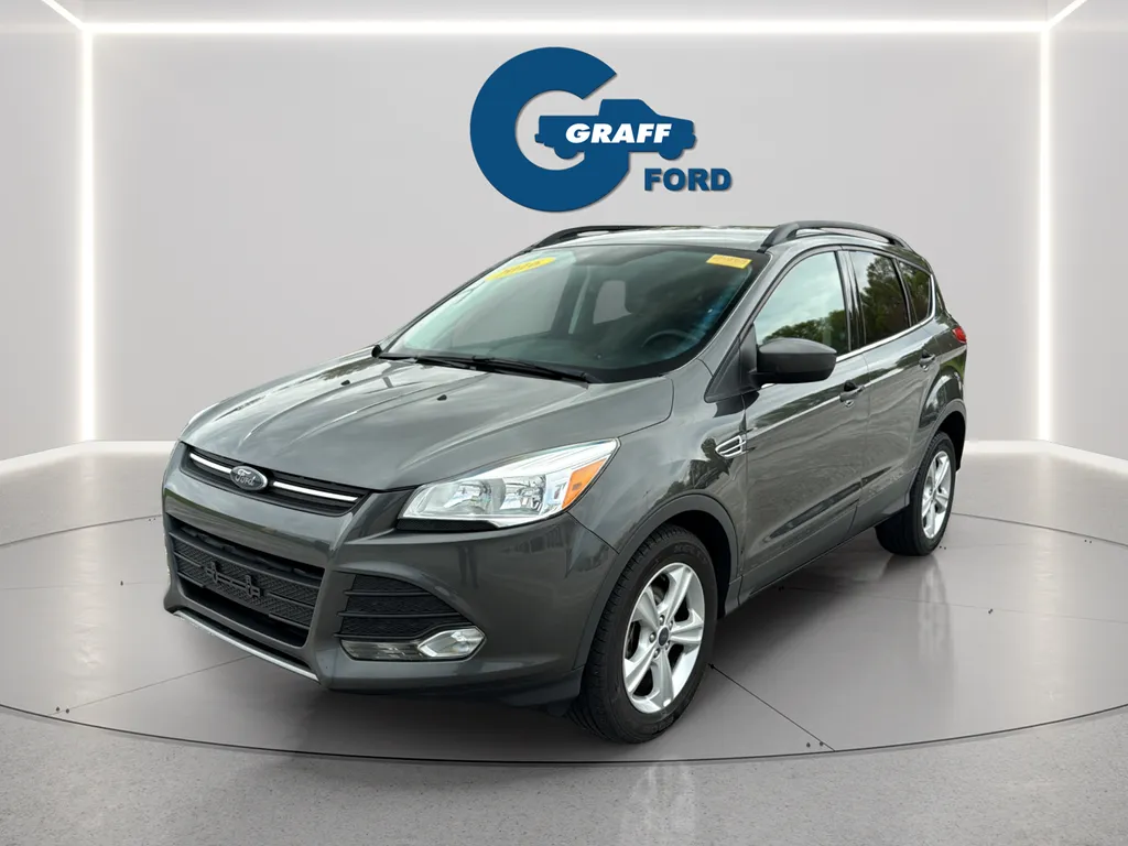 Gray 2016 Ford Escape SE for sale in Burns Harbor, IN