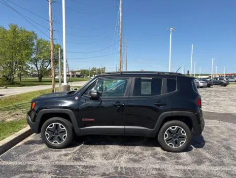 More photos of 2016 Jeep Renegade Trailhawk at Graff Toyota, IN