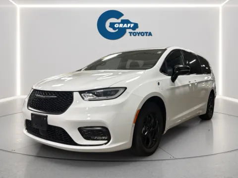 White 2024 Chrysler Pacifica Hybrid Select S Appearance for sale in Burns Harbor, IN