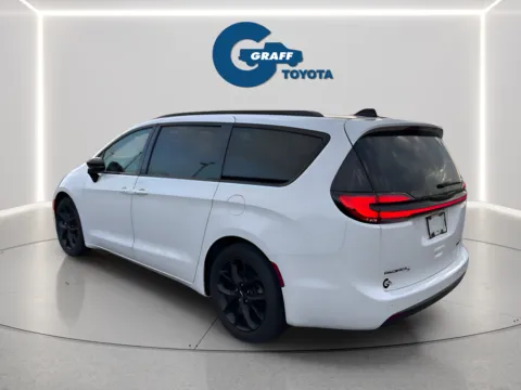 Another view of 2025 Chrysler Pacifica Limited for sale in Burns Harbor, IN at Graff Toyota