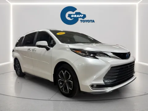 More photos of 2025 Toyota Sienna Platinum at Graff Toyota, IN