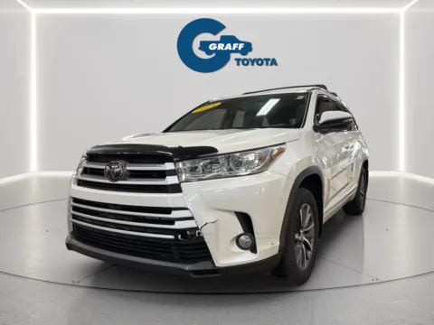 White 2018 Toyota Highlander XLE for sale in Burns Harbor, IN