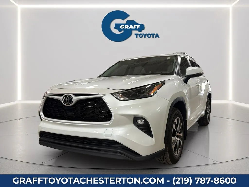 Unknown 2023 Toyota Highlander XLE for sale in Burns Harbor, IN