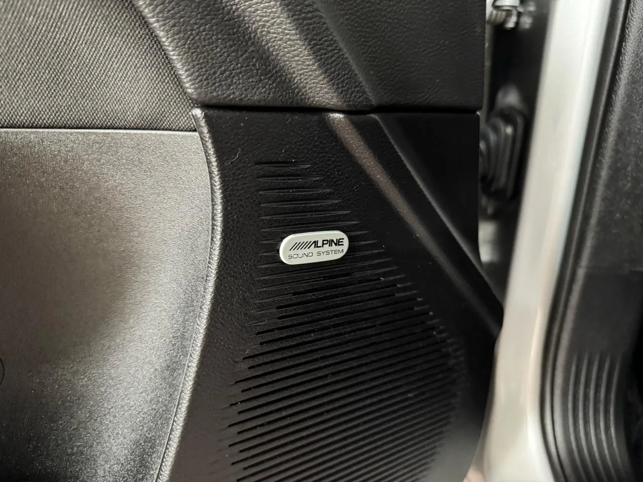 2023 Dodge Challenger R/T - Photo 19