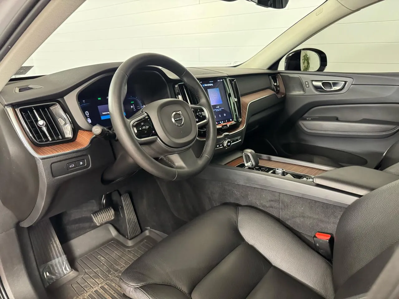 2023 Volvo XC60 Plus - Photo 12