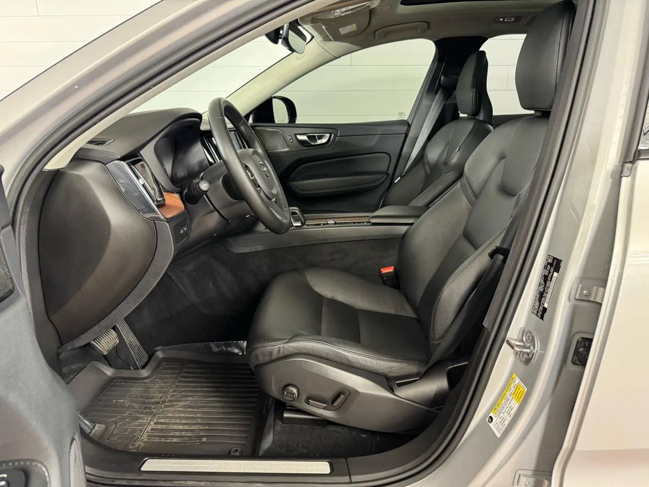 2023 Volvo XC60 Plus - Photo 13