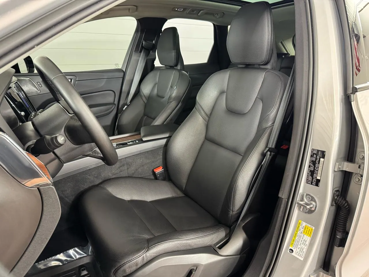 2023 Volvo XC60 Plus - Photo 14