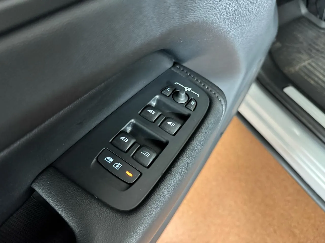 2023 Volvo XC60 Plus - Photo 19