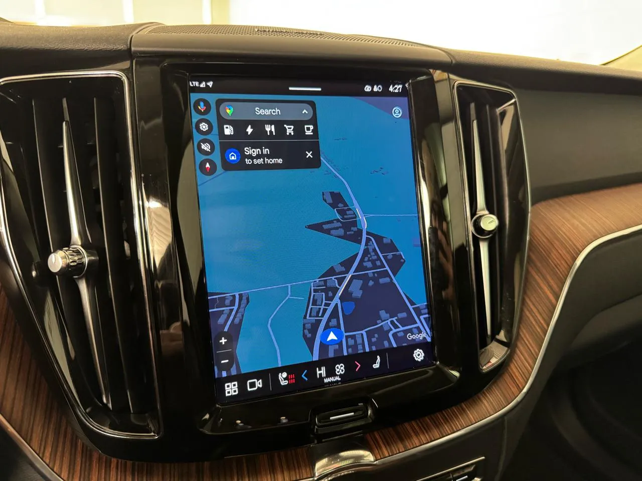 2023 Volvo XC60 Plus - Photo 23