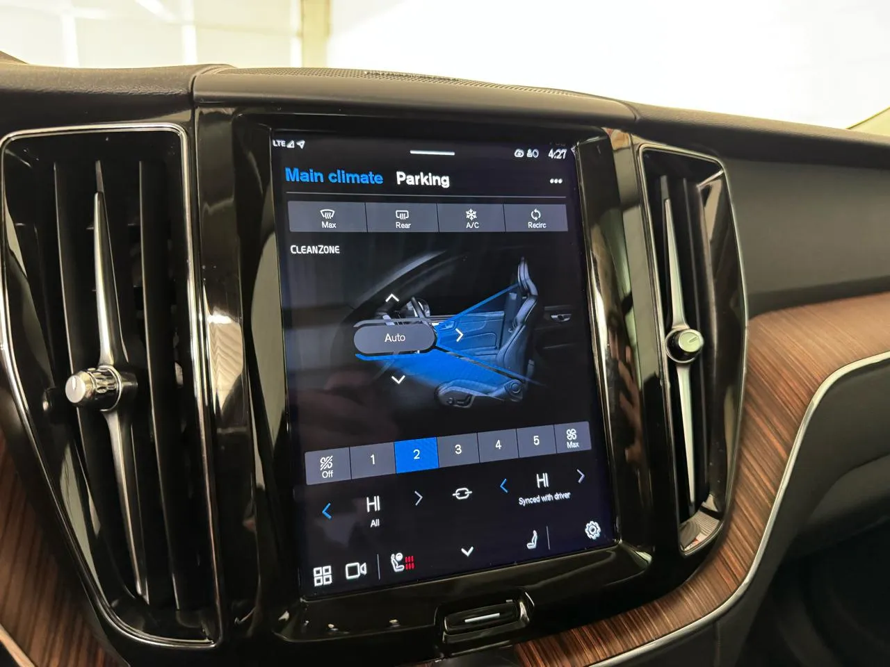 2023 Volvo XC60 Plus - Photo 25