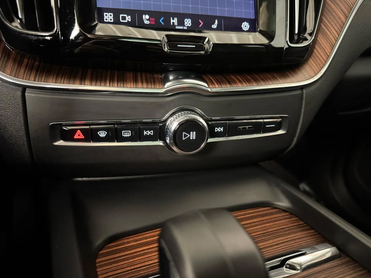 2023 Volvo XC60 Plus - Photo 28