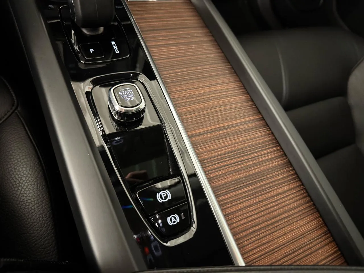 2023 Volvo XC60 Plus - Photo 29