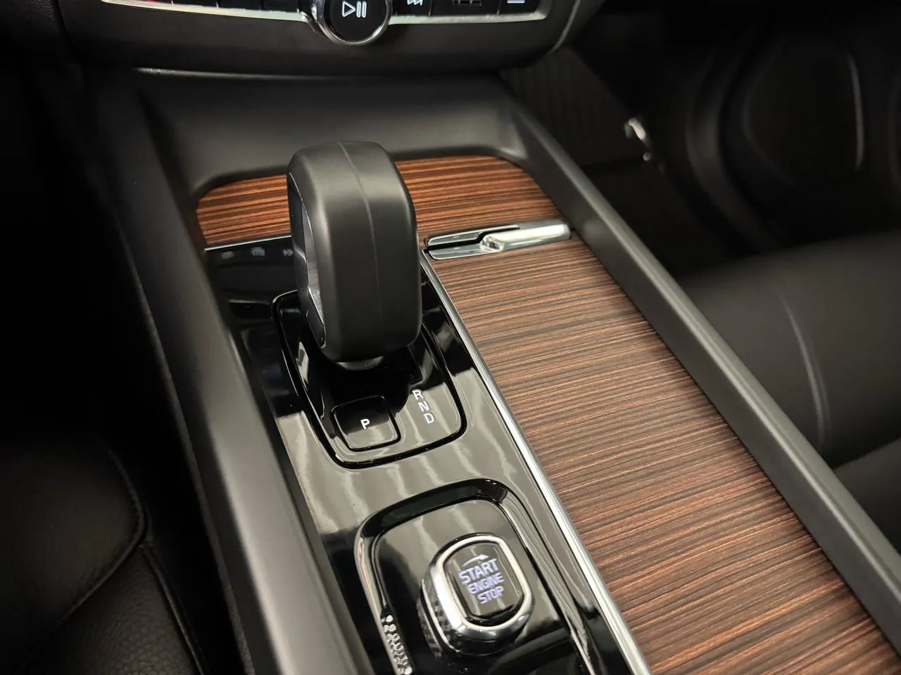 2023 Volvo XC60 Plus - Photo 30