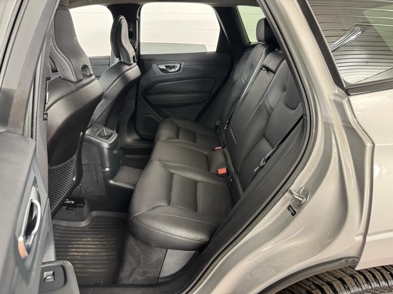 2023 Volvo XC60 Plus - Photo 32