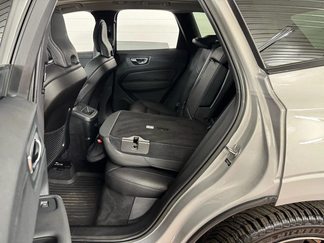2023 Volvo XC60 Plus - Photo 33